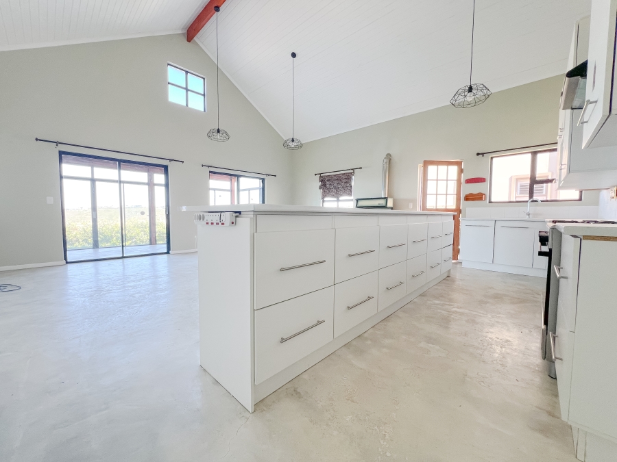 To Let 2 Bedroom Property for Rent in Robberg Ridge Western Cape